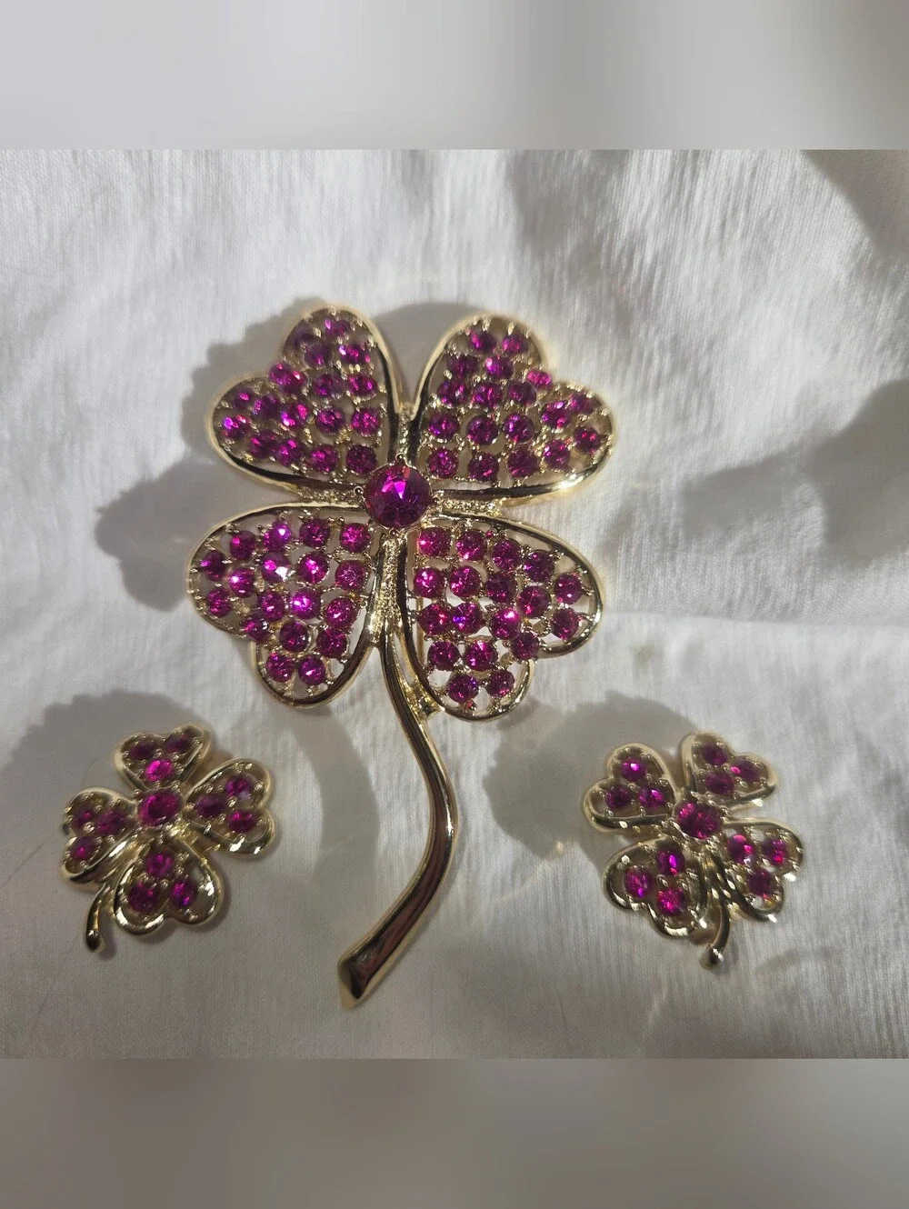 Sarah Conventry Gold-Tone Clover Brooch & Earrings Set with Pink Crystals
